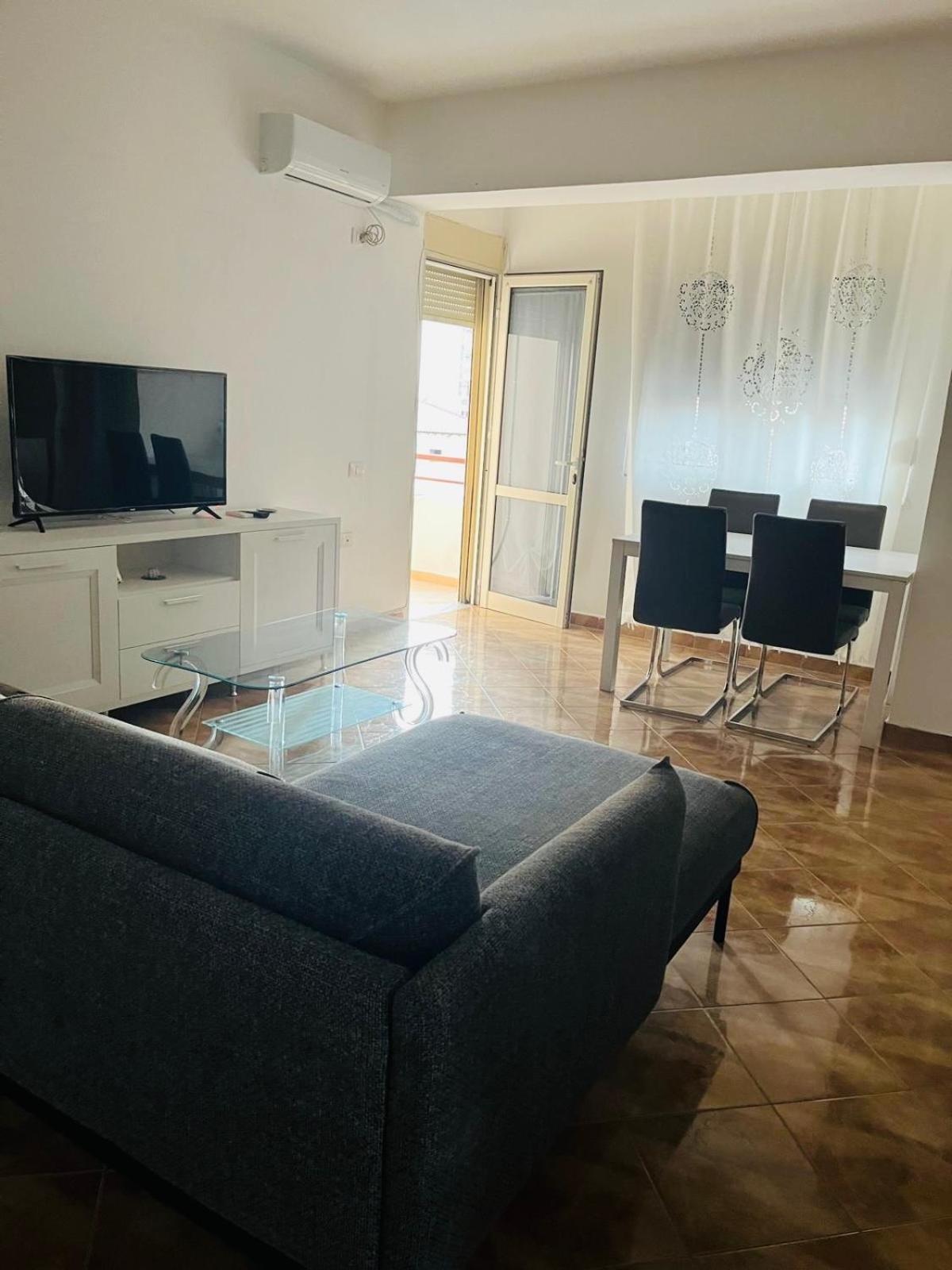 Star House 12 Appartamento Vlorë